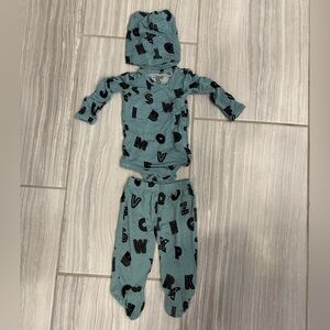 Posh Peanut 0-3M “Alphabet” outfit with matching hat